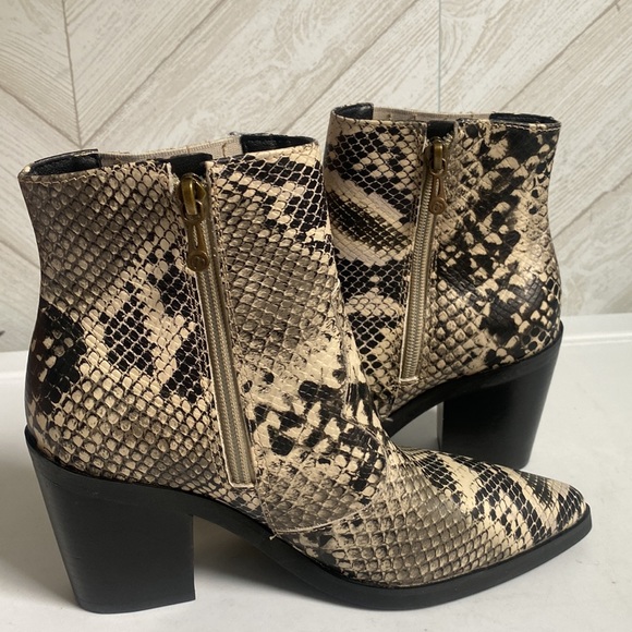 NEW Blondo Que snake print ankle boots 5.5 - Picture 7 of 13